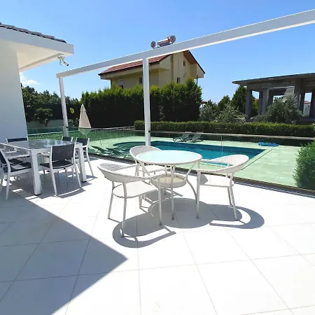 Villa çıftlık Vılla *